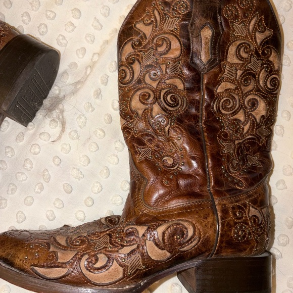 3326 - WOMEN'S TAN INLAY EMBROIDERY AND STUDS BROWN SQUARE TOE COWBOY BOOT - Picture 3 of 8